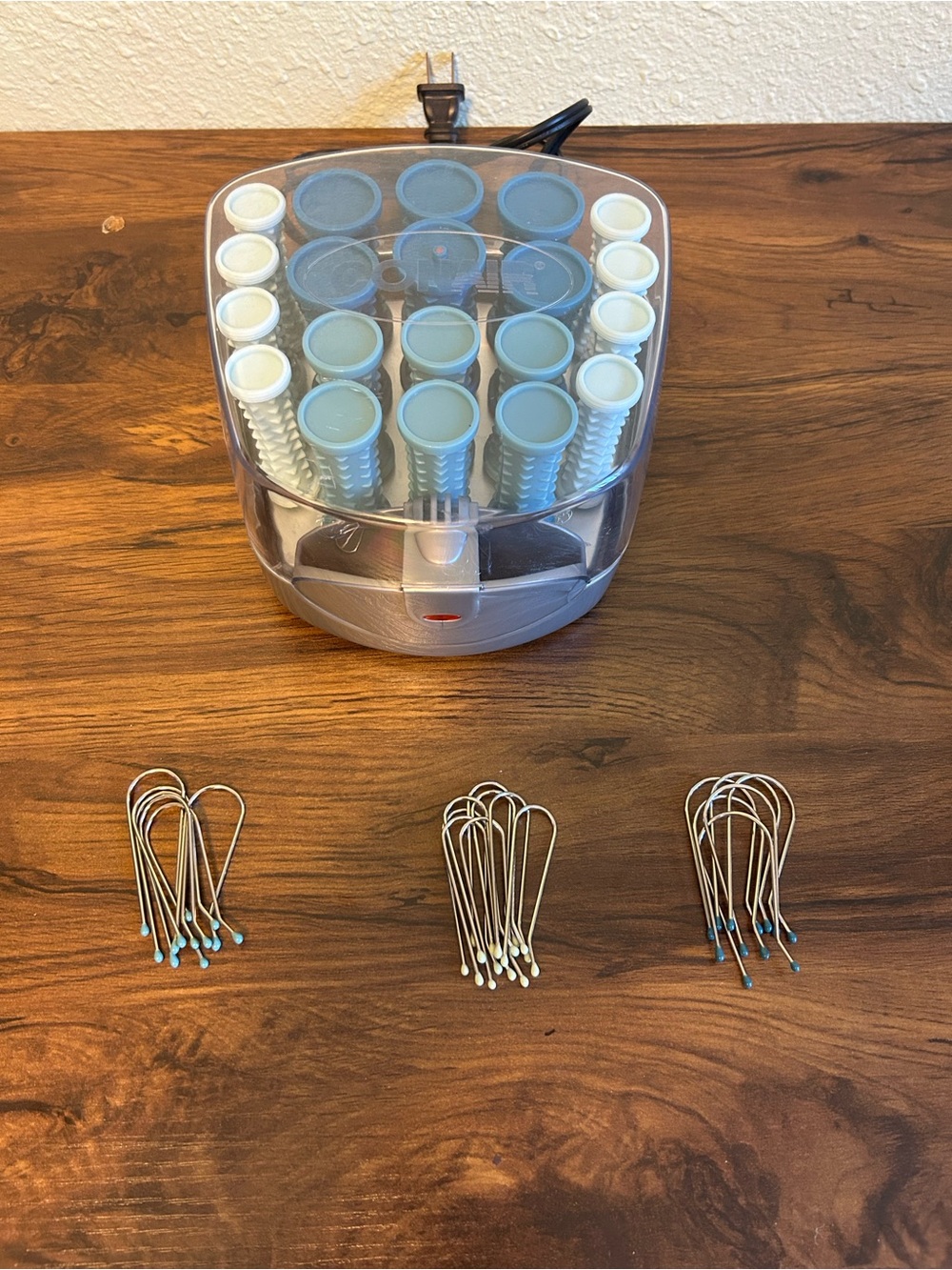 Electric Conair  Hot Rollers Set with Blue and White Rollers
